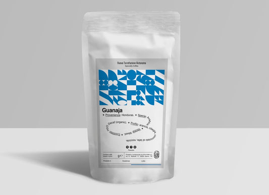 Honduras| Guanaja| Specialty Coffee in grani 225g| SPECIE: Arabica| VARIETÀ: Mixed| ORIGINE: Honduras| PROCESSO: H2O Decaf (organic)| PROFILO: Arancia, Ciliegia, Cioccolato al latte, nocciola